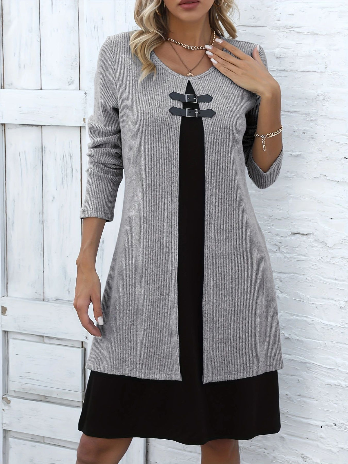 Amelia – Vestido de Corte A com Efeito em Camadas