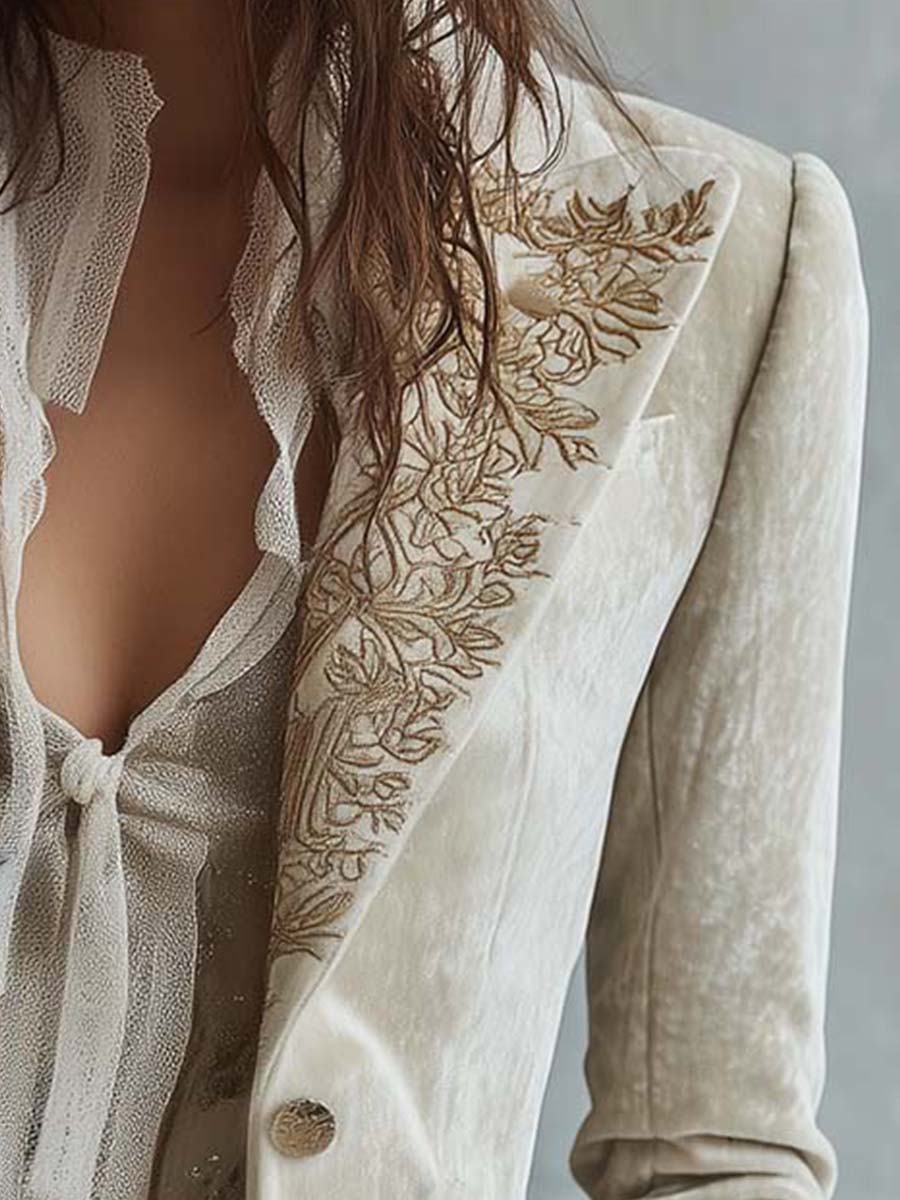 Blazer Feminino Cintado Marfim com Bordado