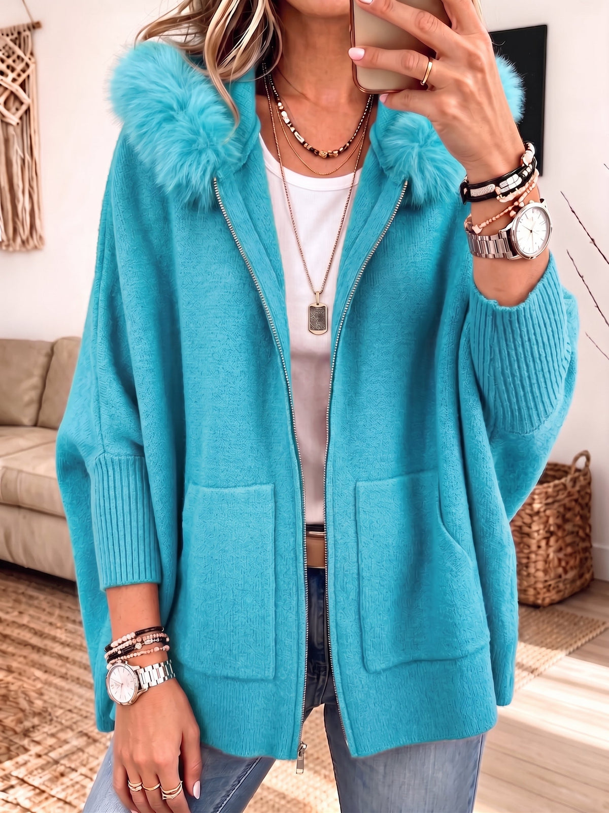 Brynja – Cardigan de malha oversized com capuz de pelo