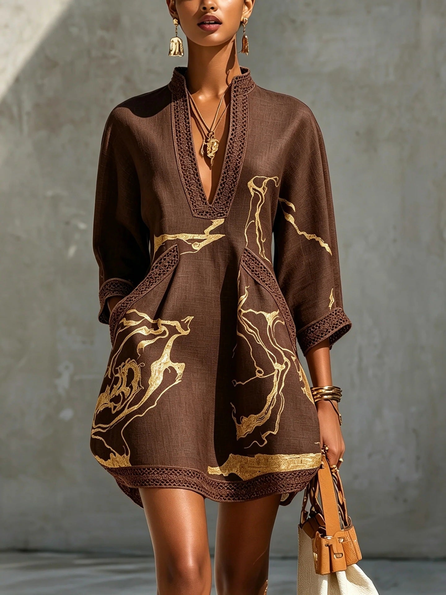 Solveig – Minivestido com decote em V e detalhes em renda