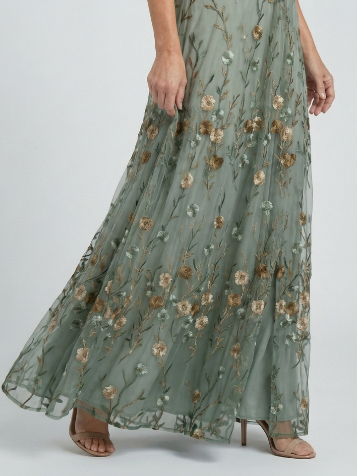 Selora | Vestido maxi fluido de frente única com padrão floral