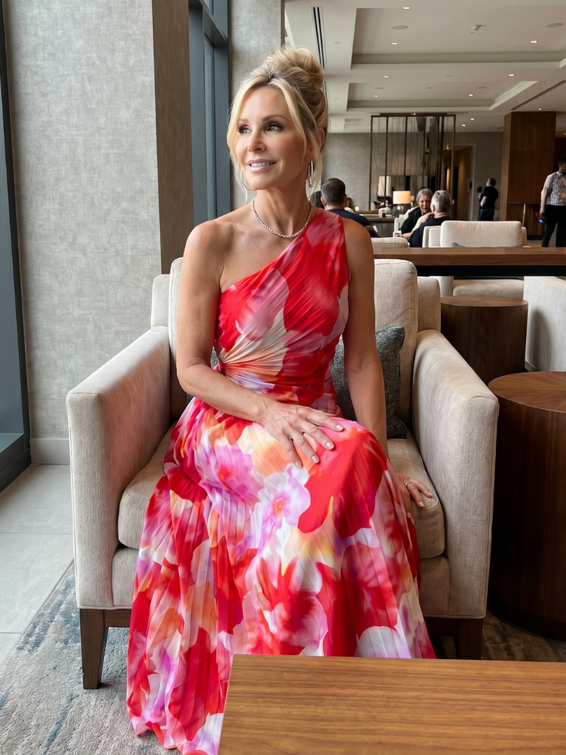 Taya | Vestido midi de um ombro com corpete plissado