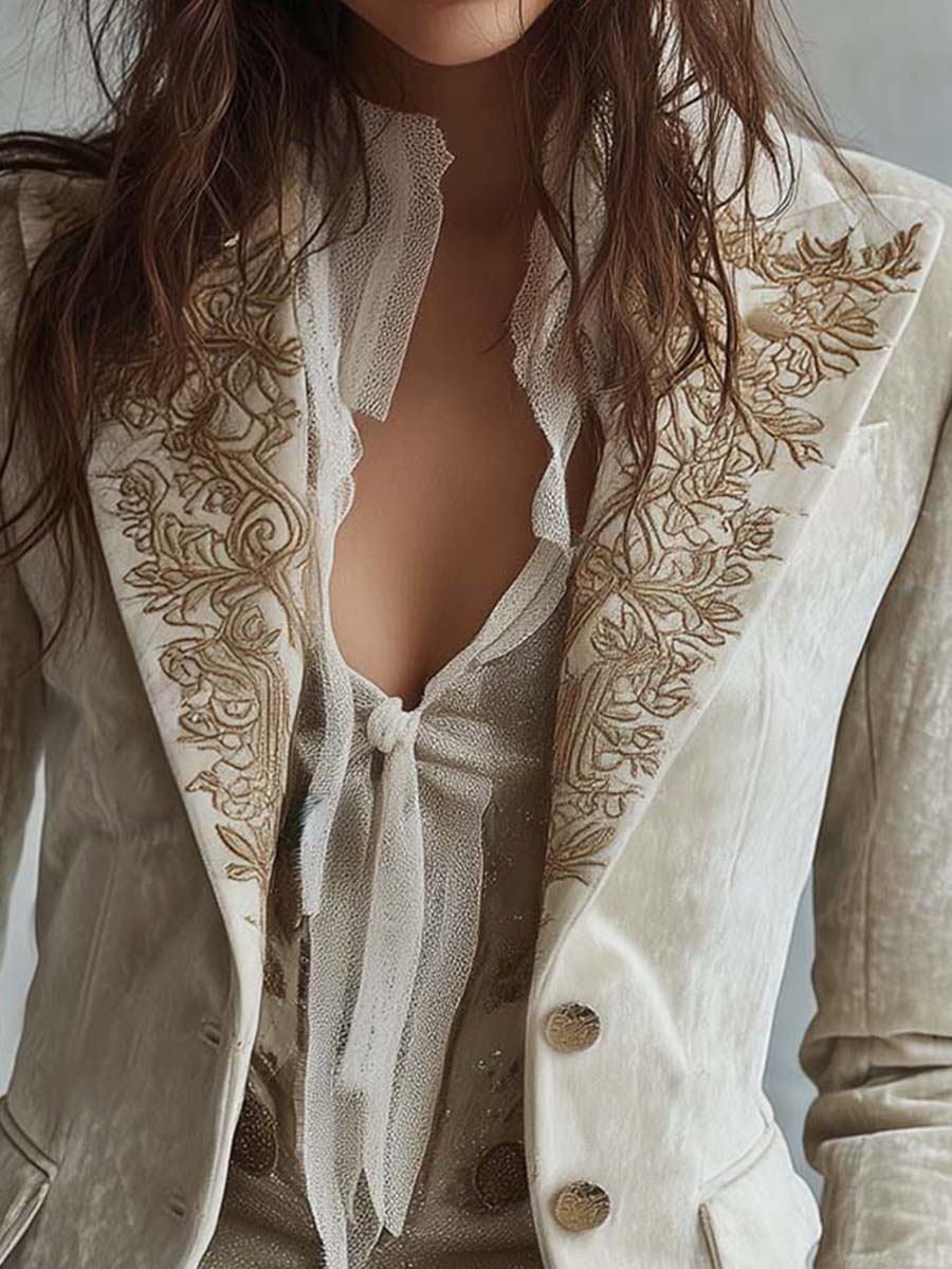 Blazer Feminino Cintado Marfim com Bordado