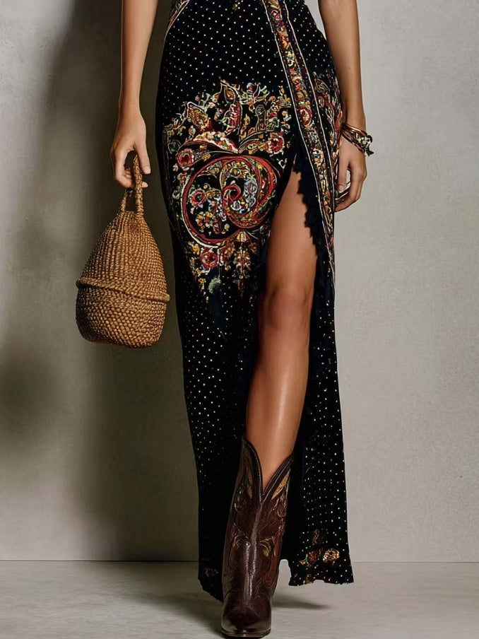 Vestido boémio estampado com decote em V profundo e fenda alta