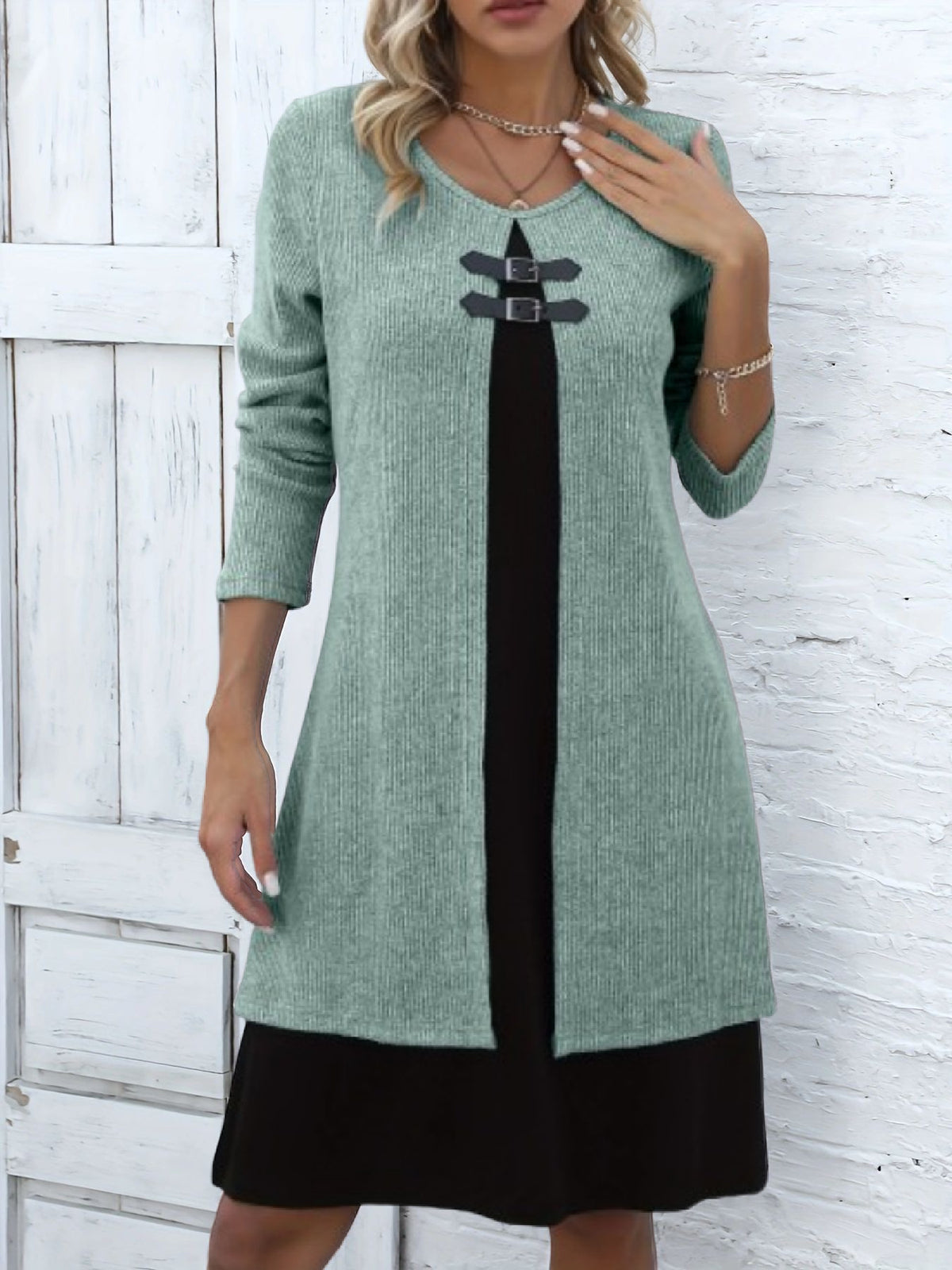 Amelia – Vestido de Corte A com Efeito em Camadas