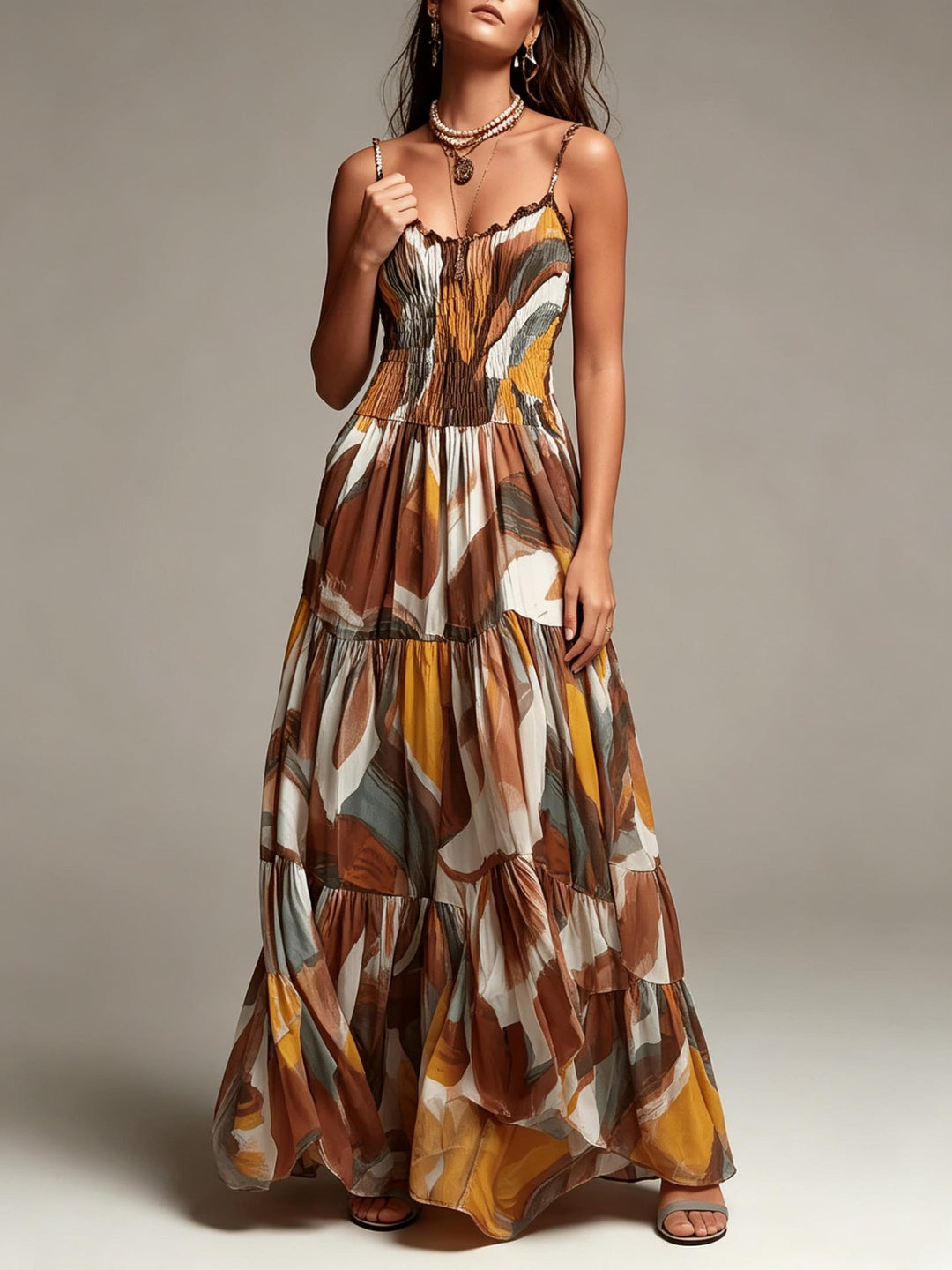 Vestido Maxi em Camadas com Estampado Abstrato e Corpete Franzido