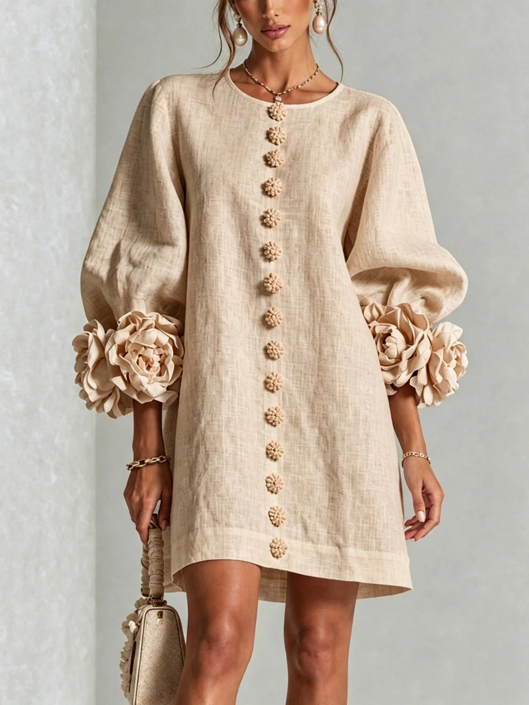Noella | Vestido mini com detalhes florais