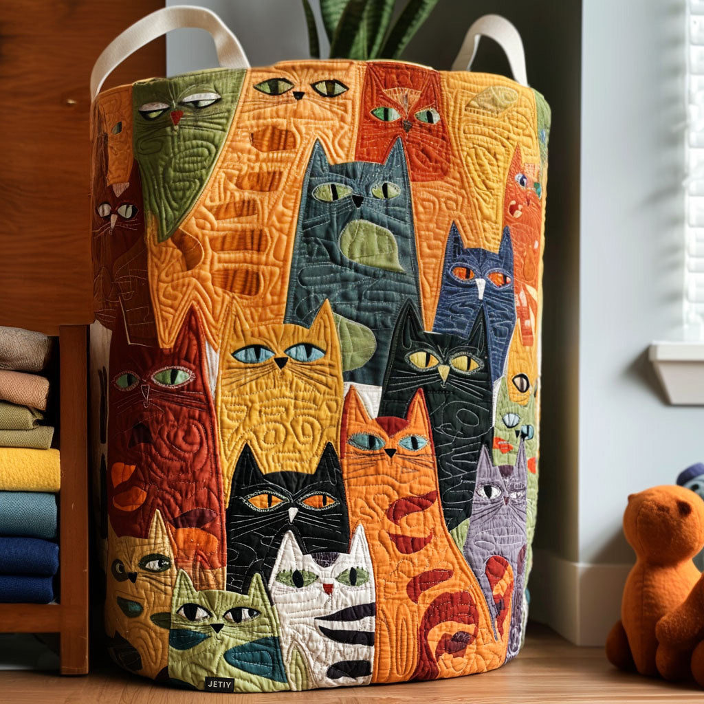 Cesto acolchoado com grupo de gatos