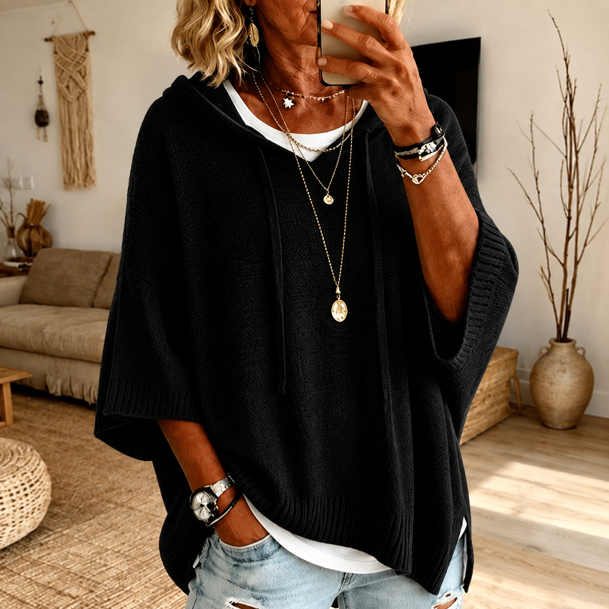 Sophie | Camisola Poncho com Capuz em Preto