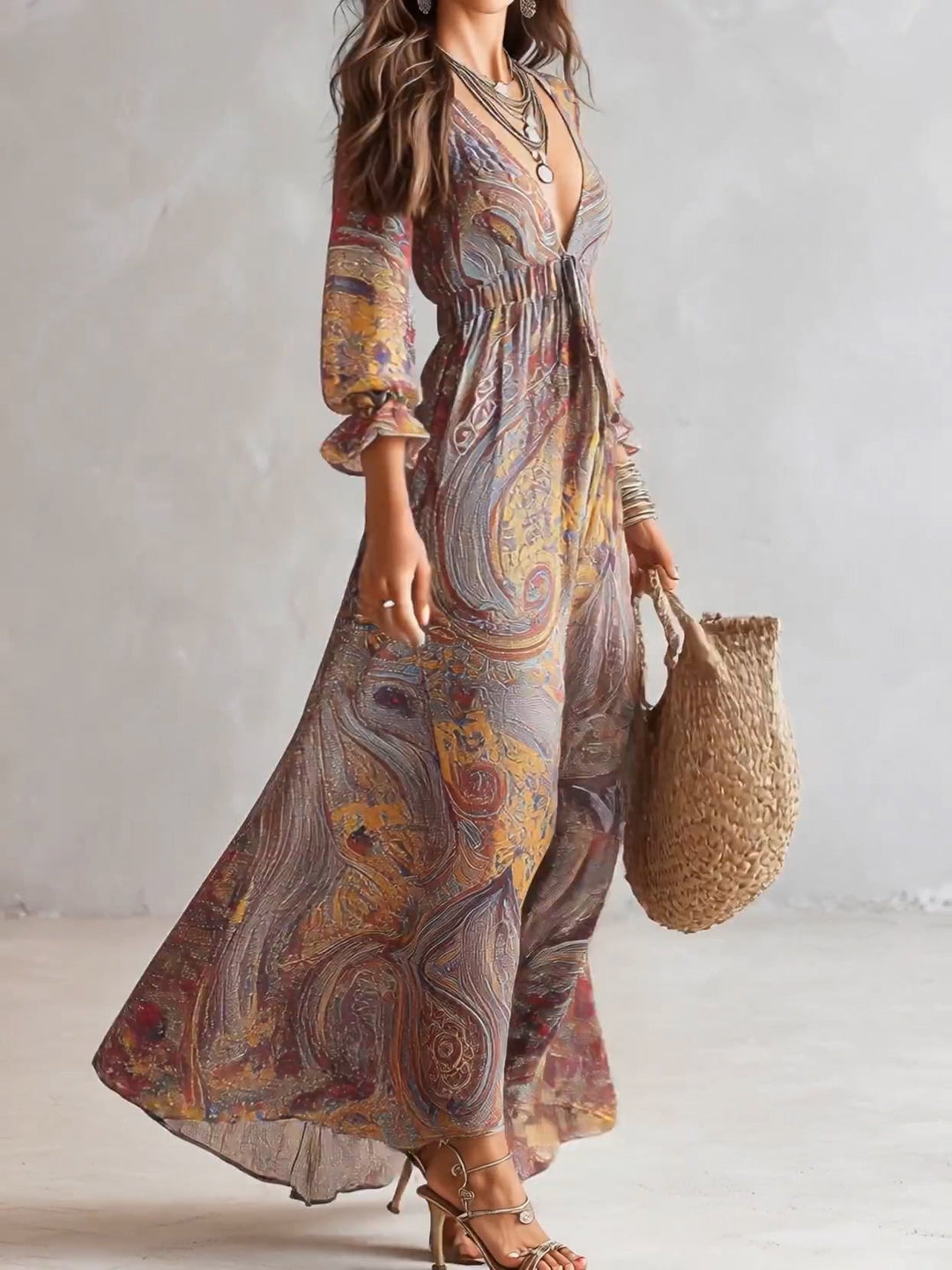 Vestido maxi de chiffon franzido com decote em V e padrão paisley