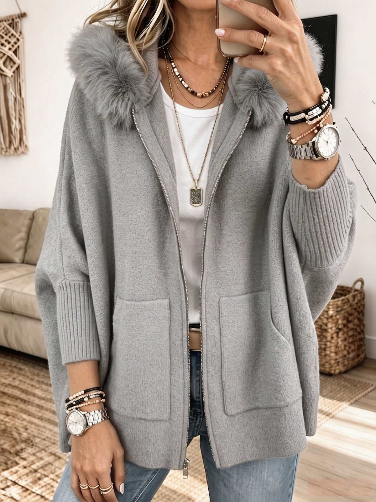 Brynja – Cardigan de malha oversized com capuz de pelo